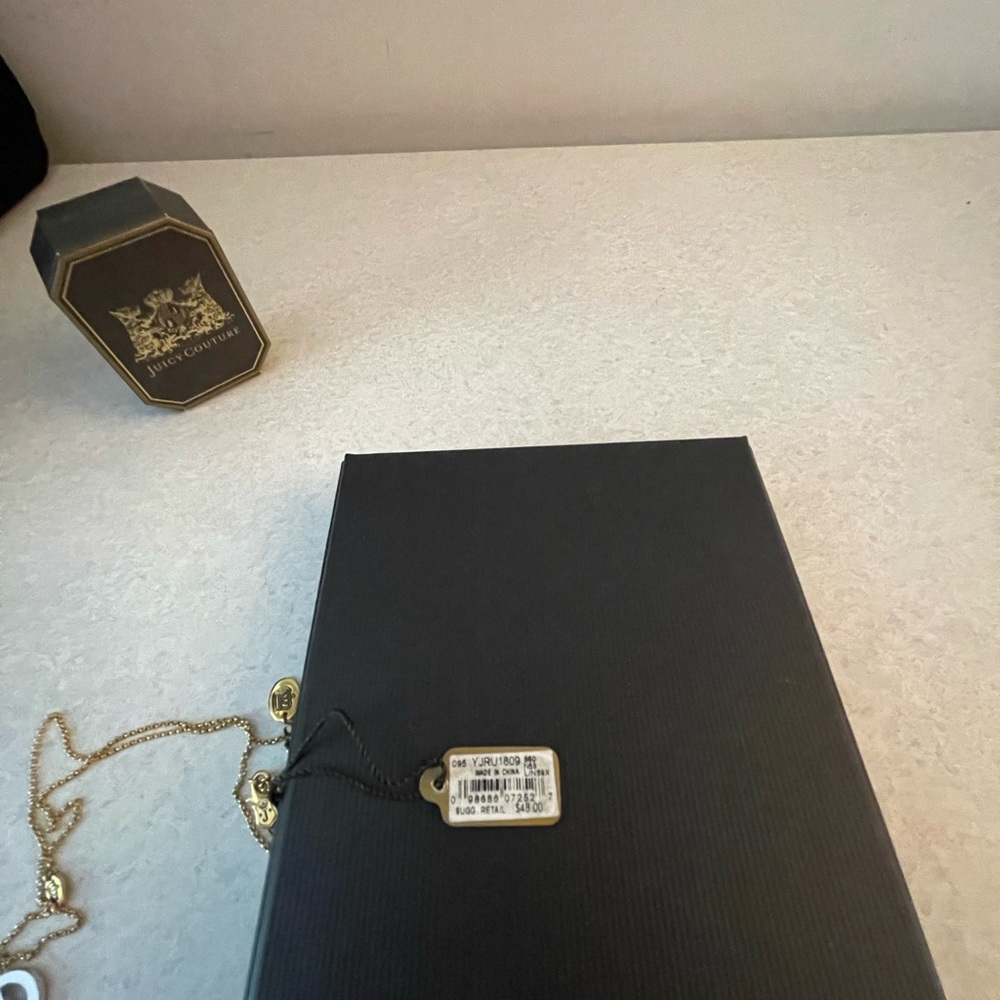 Juicy Couture Peace Sign Necklace with CZ *Brand New with Tags* - Picture 4 of 11